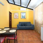 Villa Isabella Alloggi E Camere Con Parcheggio Interno Custodito *